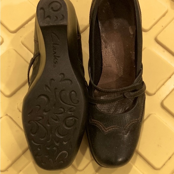 Clark’s shoes - Picture 2 of 3